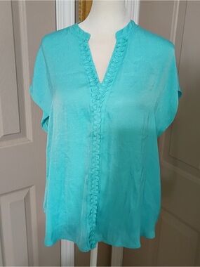 Jones & Co Jones New York turquoise blue sleeveless v-neck top. Size M.